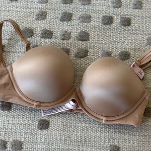 NWT Strapless push up  Seamless nude Bra